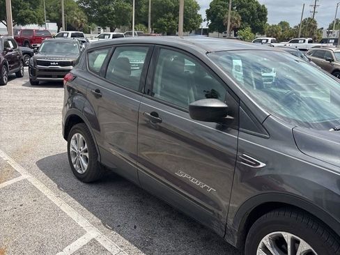 Used 2019 Ford Escape S image 4