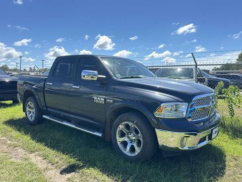 Used 2018 RAM 1500 Laramie w/ Convenience Group AWD/4WD image 10