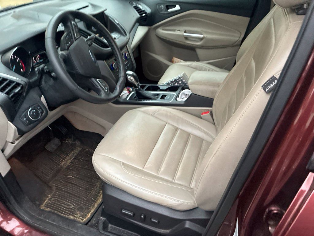 Used 2018 Ford Escape SEL w/ Ford Safe & Smart Package FWD image 9