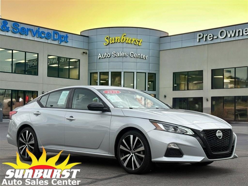 Used 2021 Nissan Altima 2.5 SR FWD image 1
