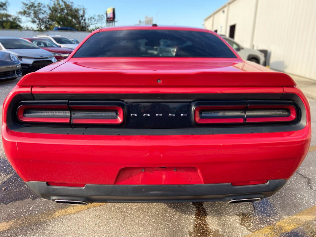 Used 2019 Dodge Challenger SXT RWD image 4