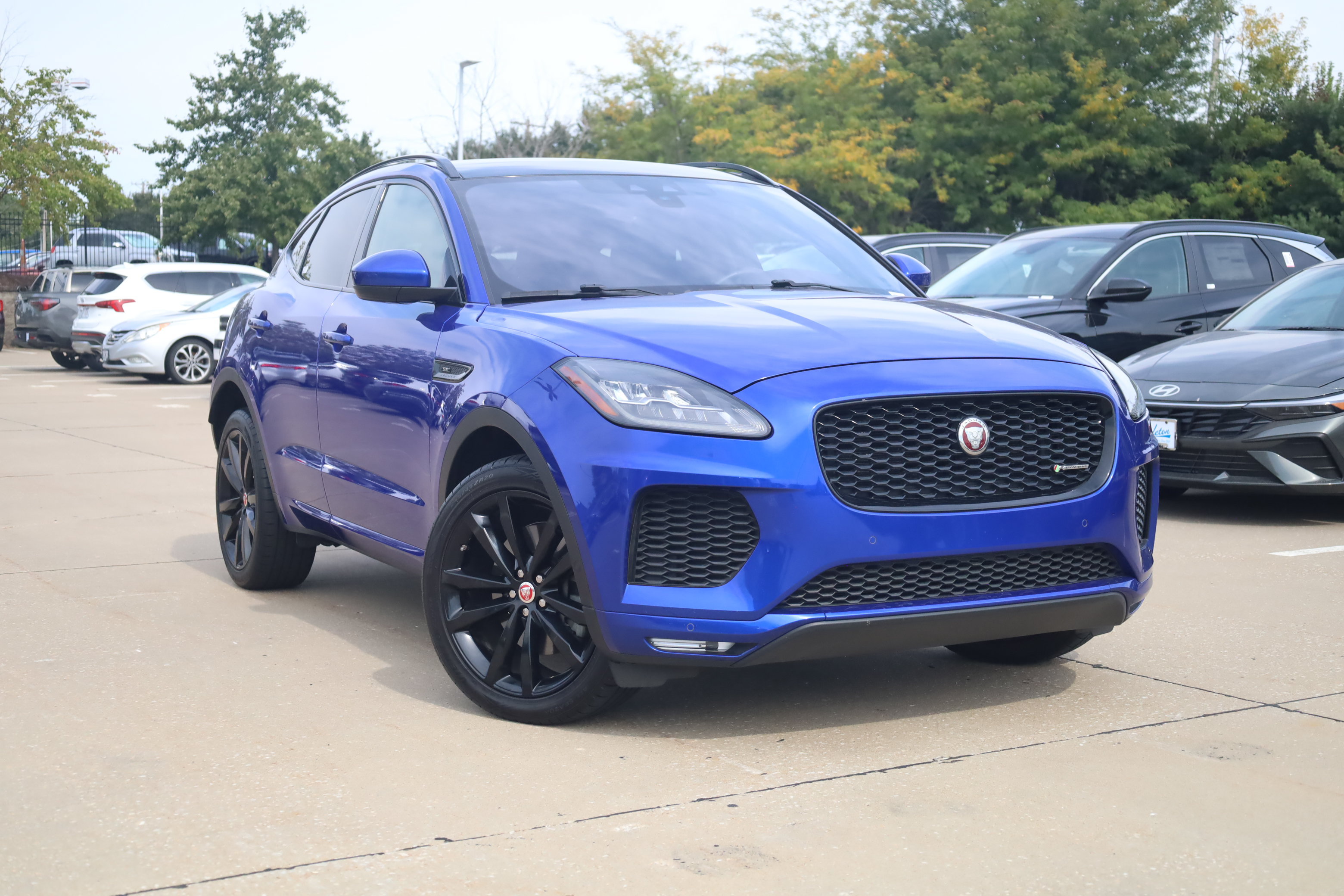 Used 2019 Jaguar E-PACE R-Dynamic SE AWD/4WD image 3