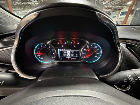 Used 2018 Chevrolet Malibu LT image 32