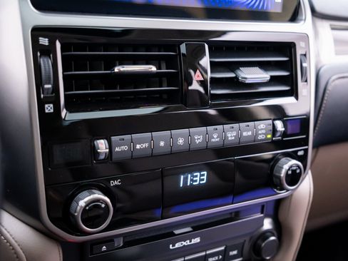 Used 2022 Lexus GX 460 Premium w/ Premium Package AWD/4WD image 27