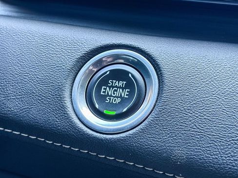 Certified 2021 Cadillac Escalade ESV Premium Luxury w/ Driver Assist Tech Package AWD/4WD image 28