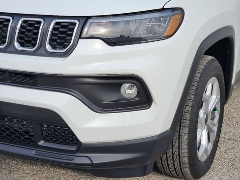 New 2026 Jeep Compass Latitude image 6