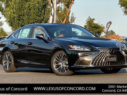 New 2025 Lexus ES 300h w/ Premium Package