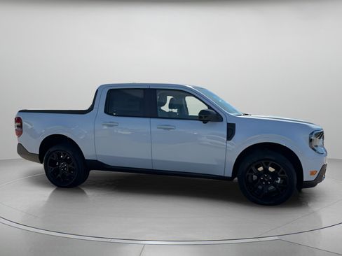 New 2026 Ford Maverick Lariat w/ Black Appearance Package image 37