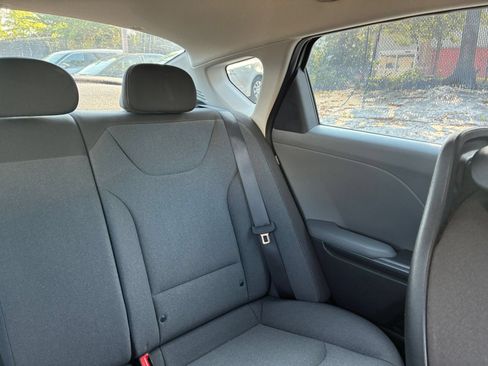 Used 2025 Kia K4 FWD image 32