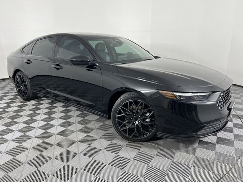 Used 2023 Honda Accord Sport image 2