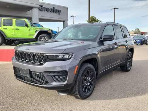 Certified 2024 Jeep Grand Cherokee Altitude image 4