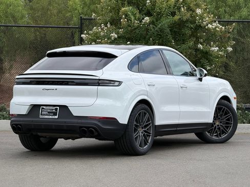 Certified 2024 Porsche Cayenne S AWD/4WD image 7