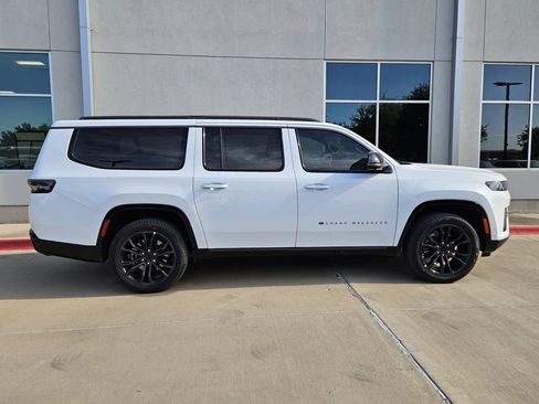 New 2026 Jeep Grand Wagoneer L Summit AWD/4WD image 2