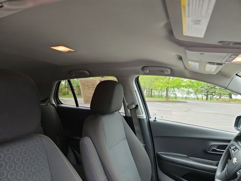 Used 2022 Chevrolet Trax LS w/ Tint and Cruise Package AWD/4WD image 13