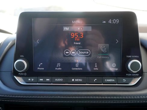 Used 2022 Nissan Rogue SV w/ SV Premium Package image 14