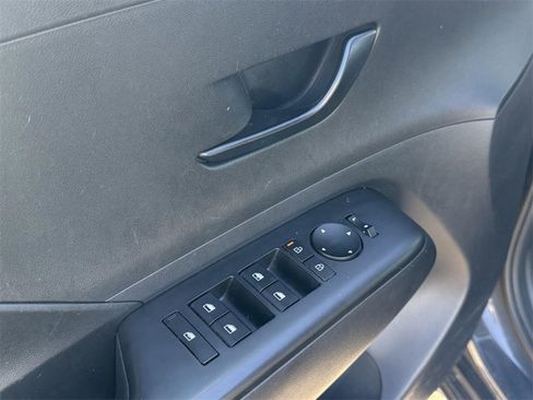 Used 2024 Hyundai Kona SEL image 10