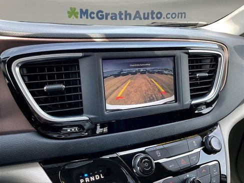 Used 2023 Chrysler Voyager LX FWD image 17