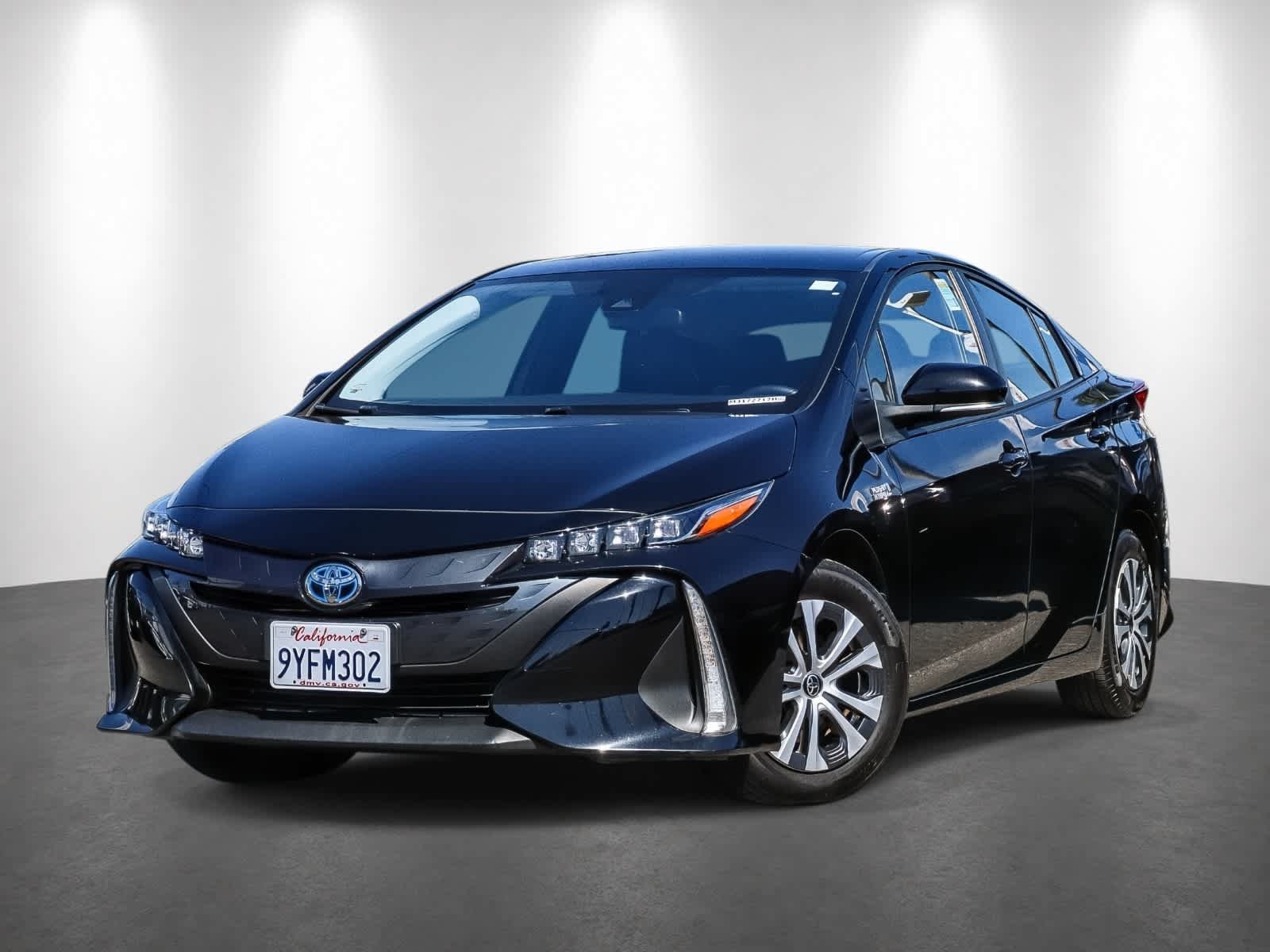 Used 2021 Toyota Prius Prime XLE FWD image 1