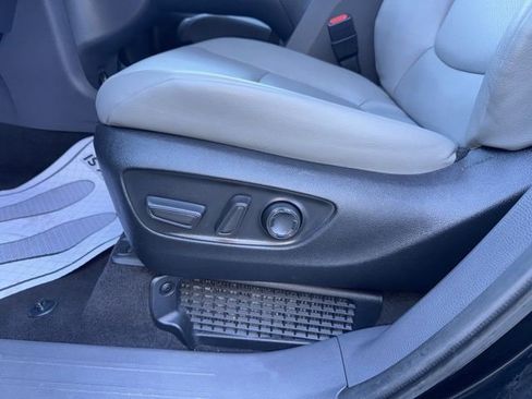 Used 2024 Toyota Sienna XLE image 20