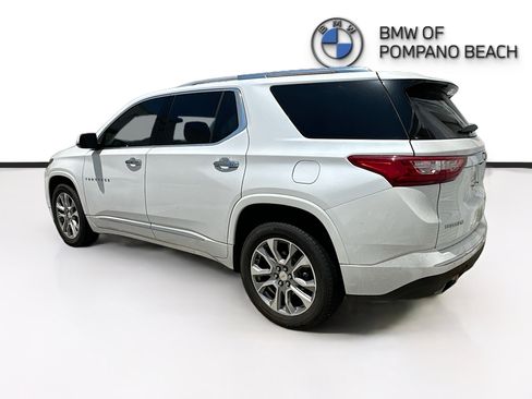 Used 2018 Chevrolet Traverse Premier w/ Driver Confidence II Package FWD image 5