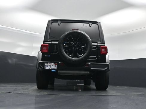 Used 2023 Jeep Wrangler Unlimited Sahara AWD/4WD image 45