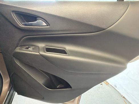 Used 2018 Chevrolet Equinox LT image 30