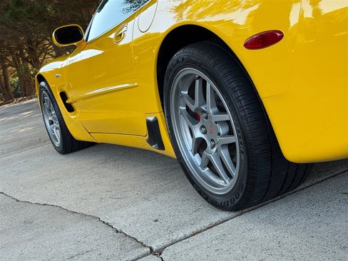 Used 2003 Chevrolet Corvette Z06 w/ Memory Package, 3 Drivers image 24