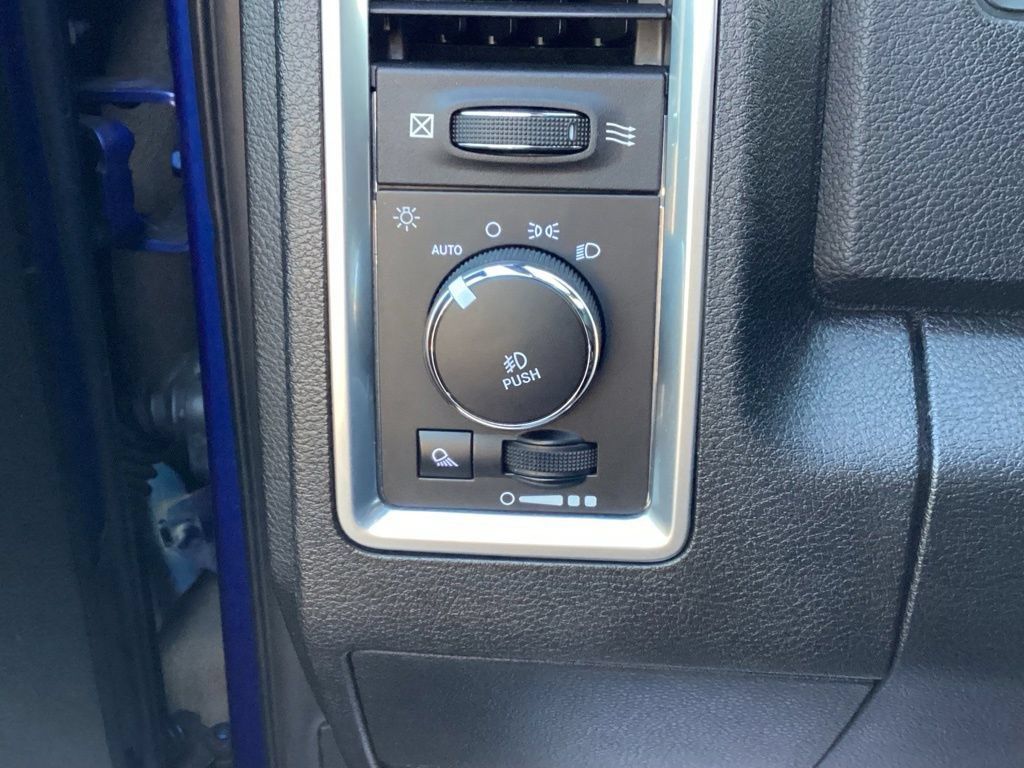 Used 2018 RAM 2500 Power Wagon w/ Leather & Luxury Group AWD/4WD image 23