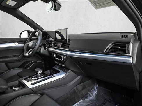 Certified 2025 Audi Q5 2.0T Premium Plus w/ Premium Plus Package image 23