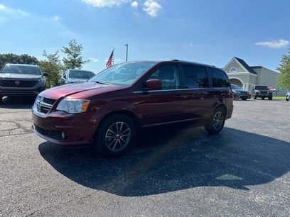 Used 2017 Dodge Grand Caravan SXT w/ Rear Park Assist Package