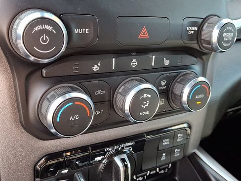 Used 2021 RAM 1500 Big Horn AWD/4WD image 16