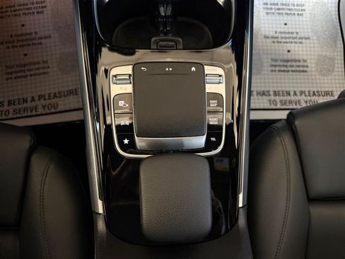 Used 2020 Mercedes-Benz GLB 250 4MATIC image 29