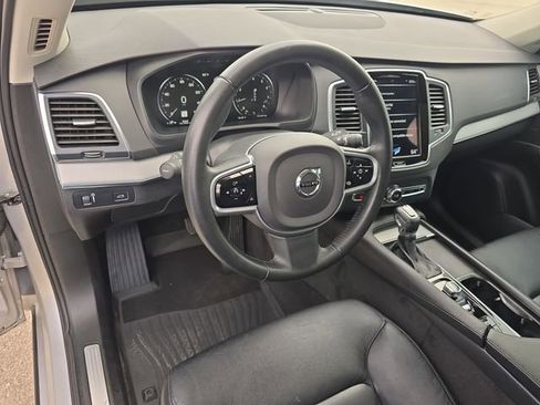 Used 2021 Volvo XC90 T5 Momentum w/ Protection Package Premier FWD image 17