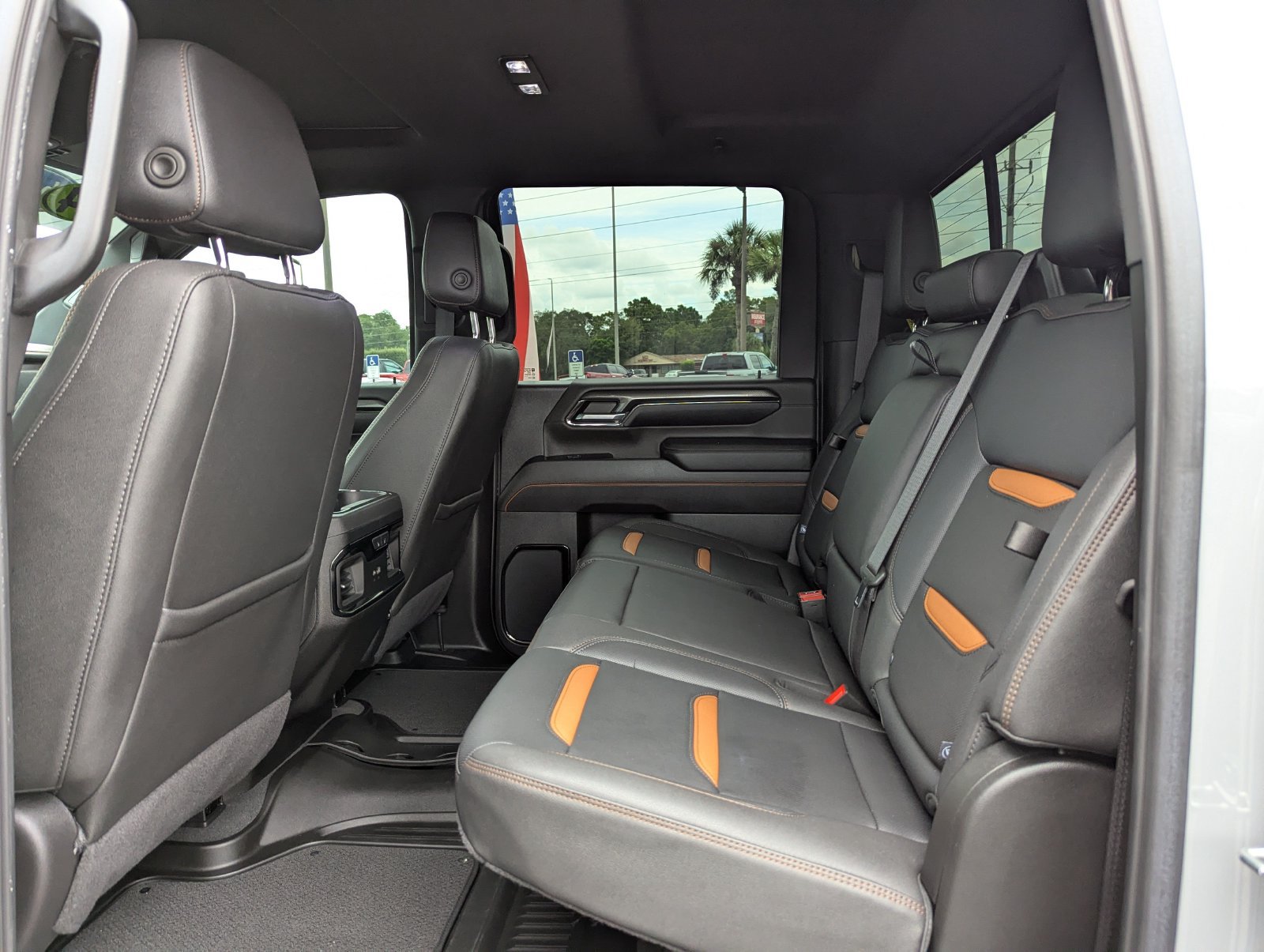 Used 2024 GMC Sierra 2500 AT4 w/ AT4 Premium Plus Package AWD/4WD image 22