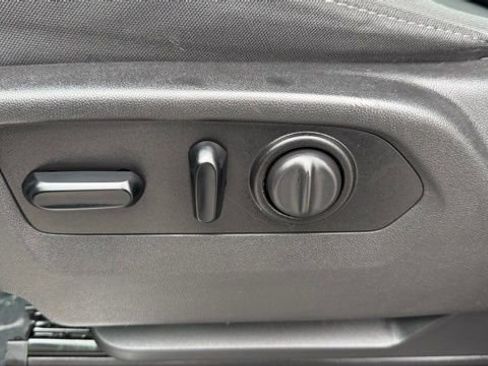 Used 2020 Chevrolet Silverado 1500 LT w/ All-Star Edition image 17