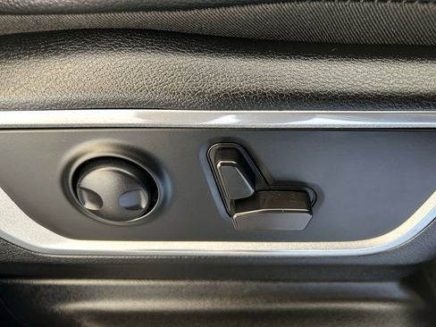 Used 2023 RAM 1500 Laramie image 19