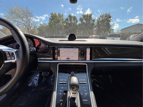 Used 2017 Porsche Panamera 4S image 11