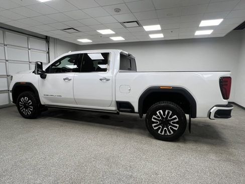 Used 2024 GMC Sierra 3500 Denali Ultimate image 6