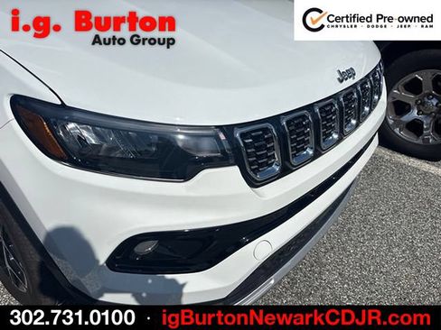 Used 2025 Jeep Compass Limited AWD/4WD image 5
