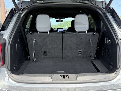 Used 2022 Ford Explorer ST AWD/4WD image 18