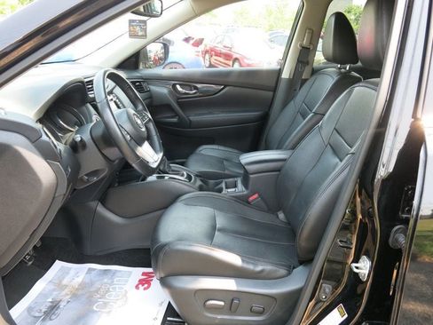 Used 2018 Nissan Rogue SL FWD image 14