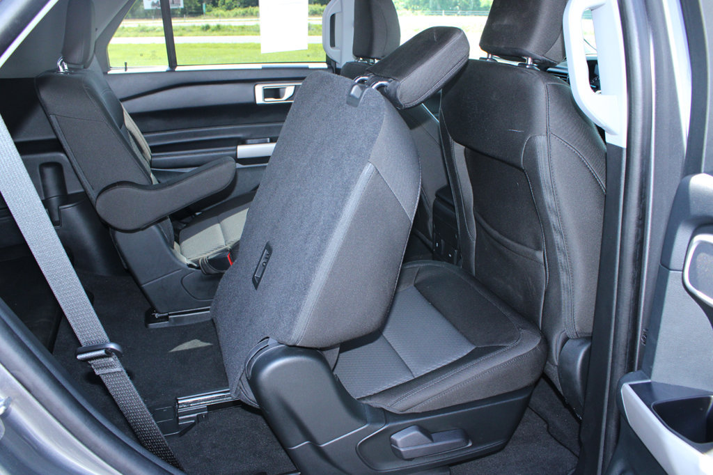 Used 2024 Ford Explorer XLT AWD/4WD image 19