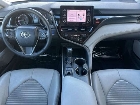 Certified 2021 Toyota Camry SE image 12