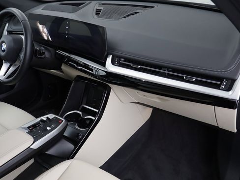 Certified 2025 BMW X1 xDrive28i w/ Technology Package image 18