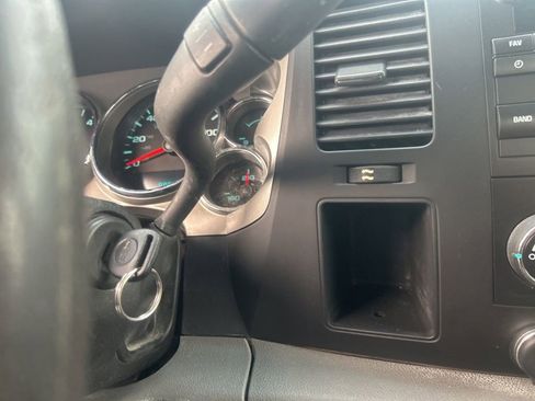 Used 2013 Chevrolet Silverado 2500 W/T w/ Snow Plow Prep Package image 19