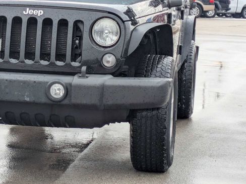 Used 2014 Jeep Wrangler Unlimited Sahara w/ Max Tow Package image 10