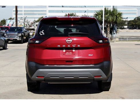 Used 2023 Nissan Rogue SV w/ SV Premium B Package image 5