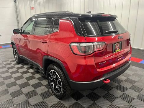 Used 2025 Jeep Compass Trailhawk AWD/4WD image 6