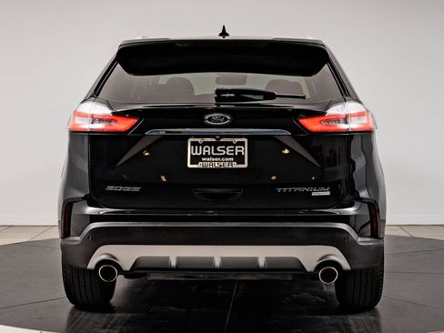Used 2019 Ford Edge Titanium FWD image 7