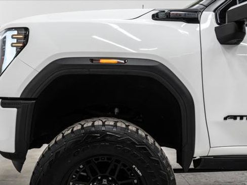 Used 2024 GMC Sierra 2500 AT4 w/ AT4 Premium Plus Package image 13